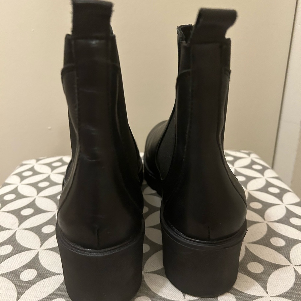 👍🏻 EUC. Women's Black  Ankle Boots - Picture 5 of 12